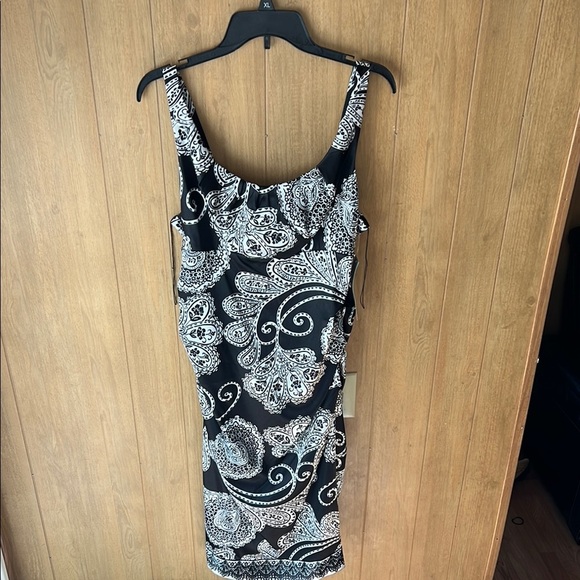 London Times Dresses & Skirts - London Times Black and White Paisley‎ Dress